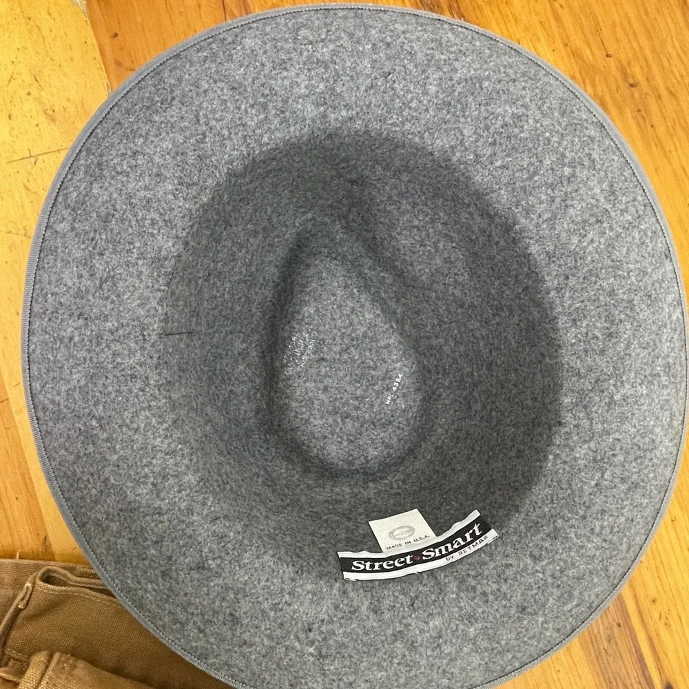 Street Smart Betmar Womens Hat Gray USA-Made Felt with Gold Emblem and Band‎